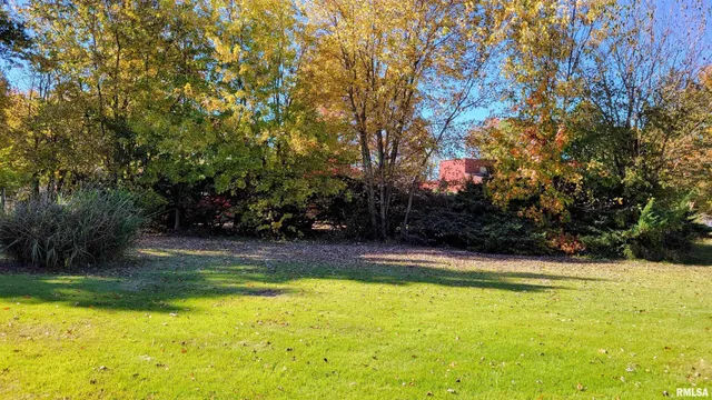 $179,900 | 202 Westernaire Drive, Marion, IL 62959