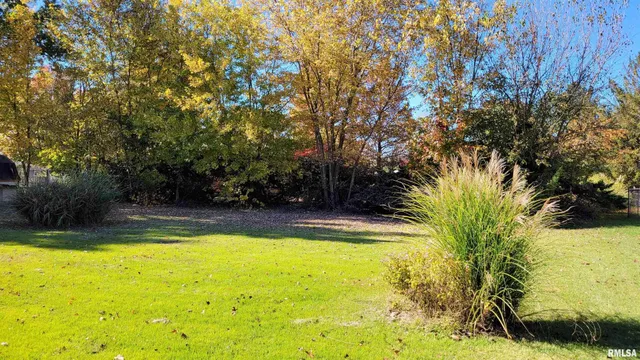 $179,900 | 202 Westernaire Drive, Marion, IL 62959