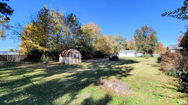 $179,900 | 202 Westernaire Drive, Marion, IL 62959