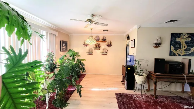 $179,900 | 202 Westernaire Drive, Marion, IL 62959