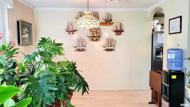 $179,900 | 202 Westernaire Drive, Marion, IL 62959