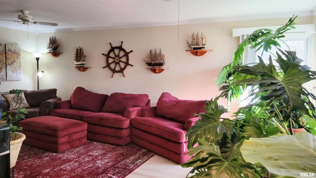 $179,900 | 202 Westernaire Drive, Marion, IL 62959