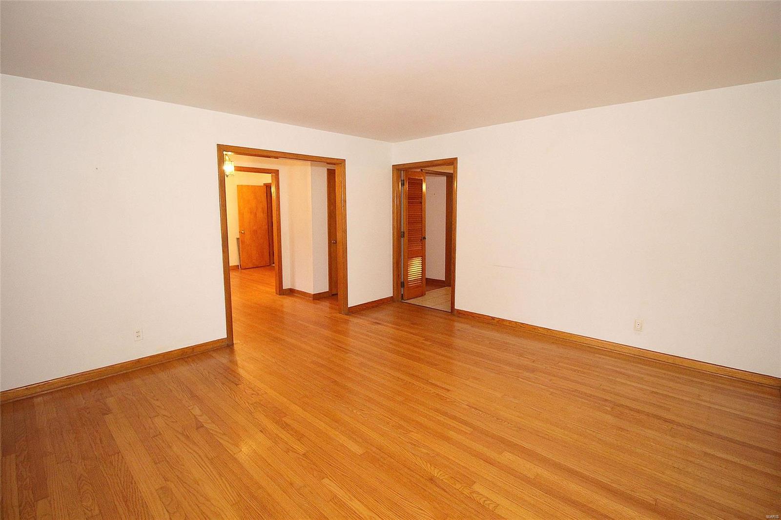 9950 Sappington Road St. Louis, MO 63128 - Photo 4 of 36 Gallery Image 4