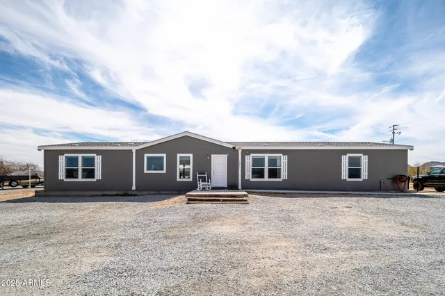 a front view of house with yard