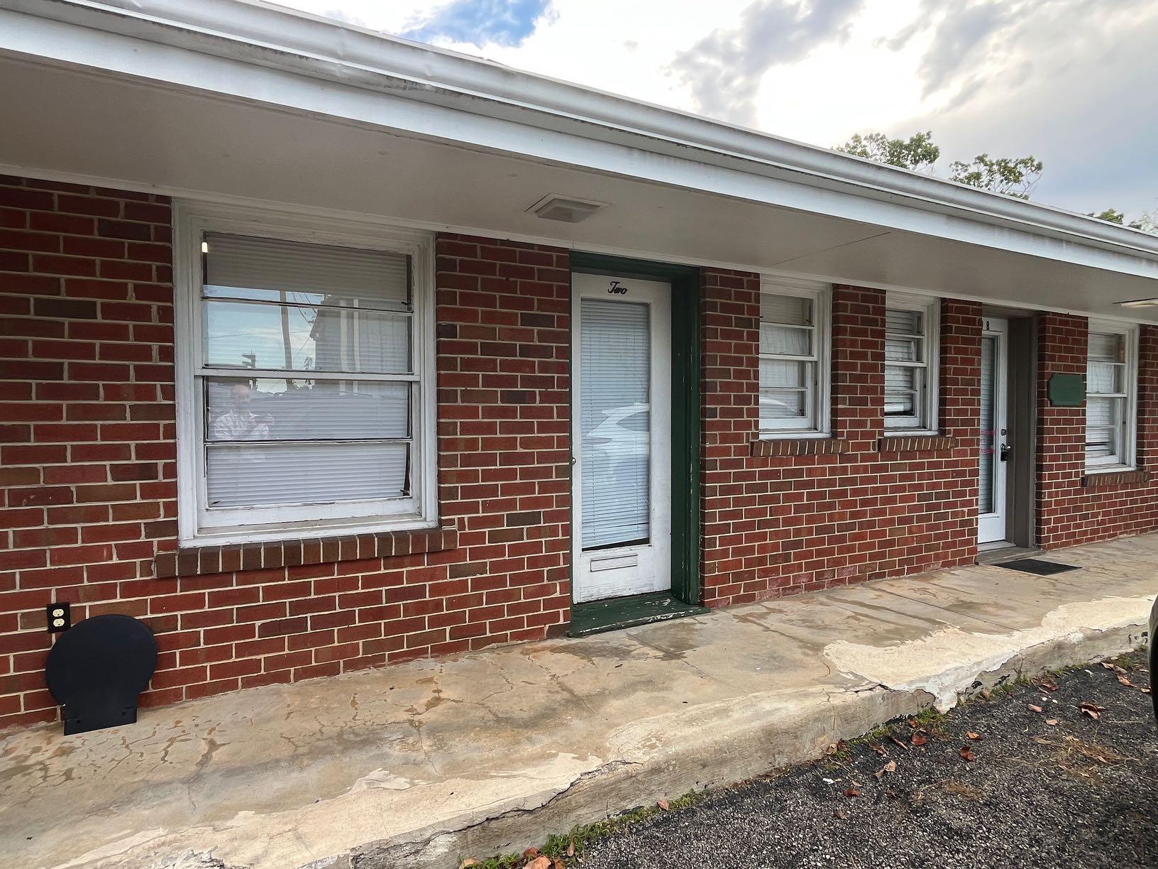 7629 Williamson Road, Unit 2 Roanoke, VA 24019 - Photo 1 of 5 a front view of a house