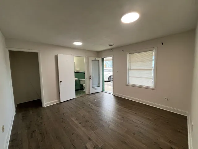 $425 | 7629 Williamson Road, Unit 2, Roanoke, VA 24019