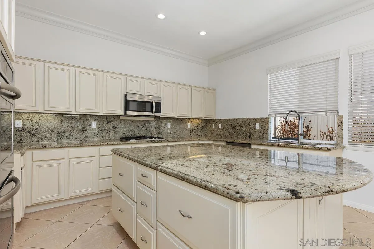 672 Inverlochy Drive Fallbrook, CA 92028 - Photo 21 of 47