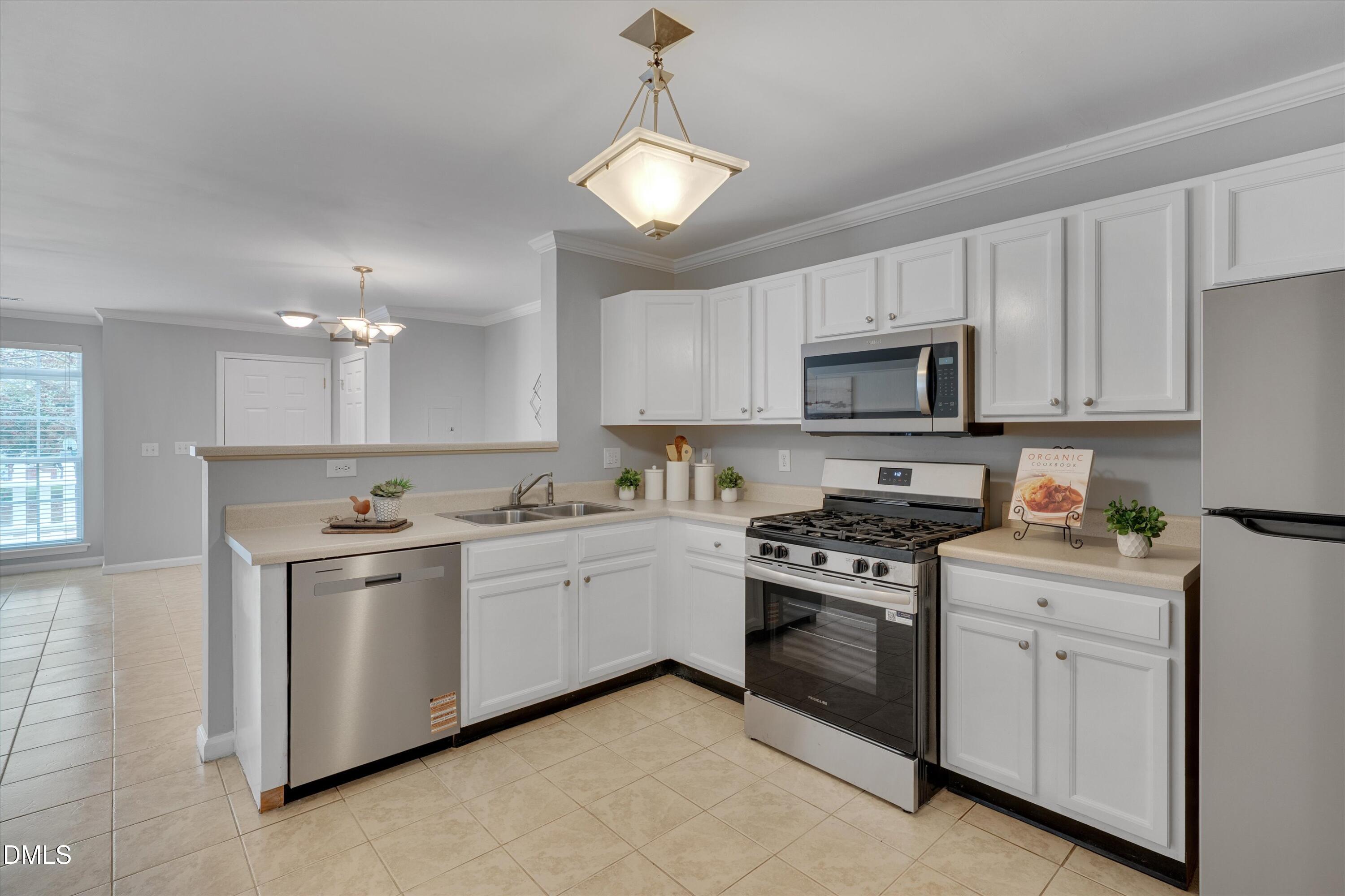 2621 Ivory Run Way, Unit 105 Raleigh, NC 27603 - Photo 2 of 22 13-2621 Ivory Run Unit 105-13