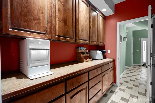 $645,000 | 2140 Southwest Vista Park Drive, Oak Harbor, WA 98277