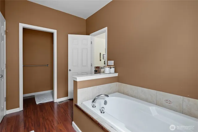 $645,000 | 2140 Southwest Vista Park Drive, Oak Harbor, WA 98277