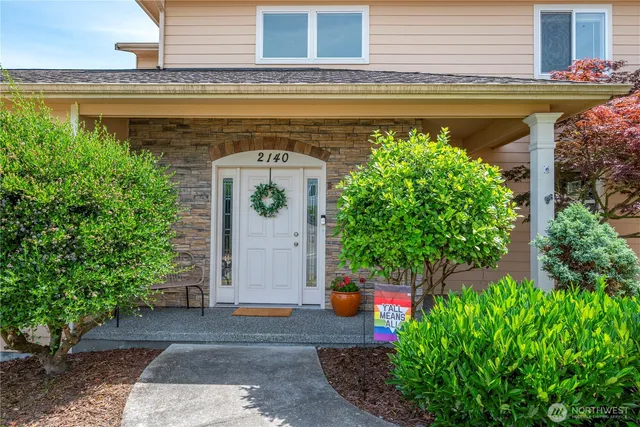$645,000 | 2140 Southwest Vista Park Drive, Oak Harbor, WA 98277