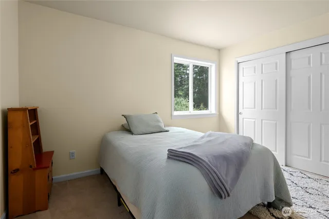 $645,000 | 2140 Southwest Vista Park Drive, Oak Harbor, WA 98277