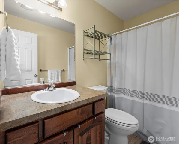 $645,000 | 2140 Southwest Vista Park Drive, Oak Harbor, WA 98277