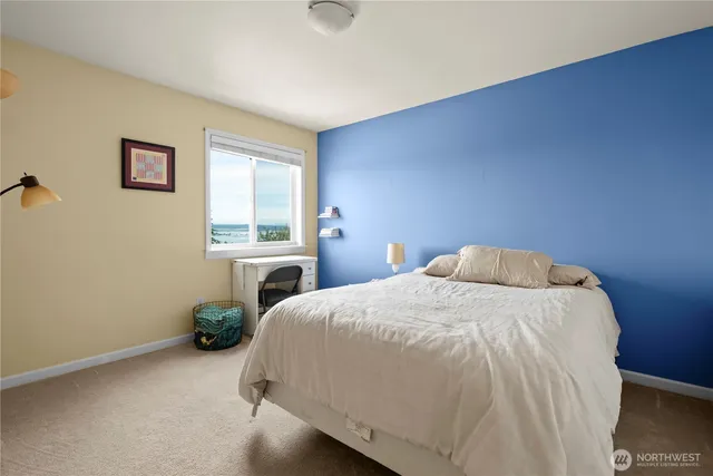 $645,000 | 2140 Southwest Vista Park Drive, Oak Harbor, WA 98277