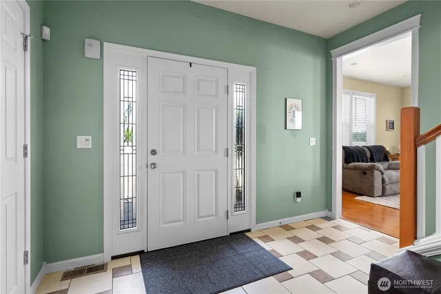 $645,000 | 2140 Southwest Vista Park Drive, Oak Harbor, WA 98277