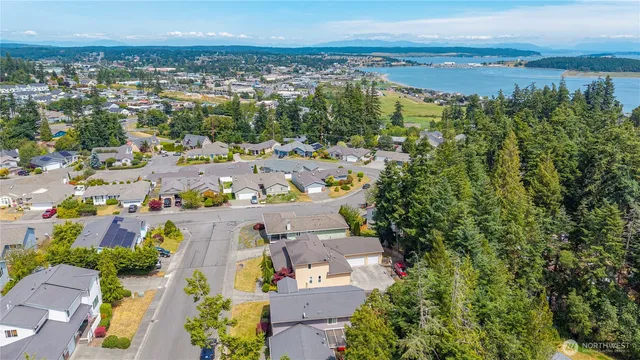 $645,000 | 2140 Southwest Vista Park Drive, Oak Harbor, WA 98277