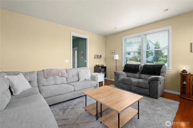 $645,000 | 2140 Southwest Vista Park Drive, Oak Harbor, WA 98277