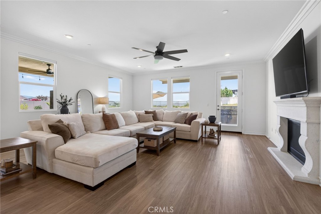 16511 Key Lime Boulevard Riverside, CA 92503 - Photo 8 of 64 Living
