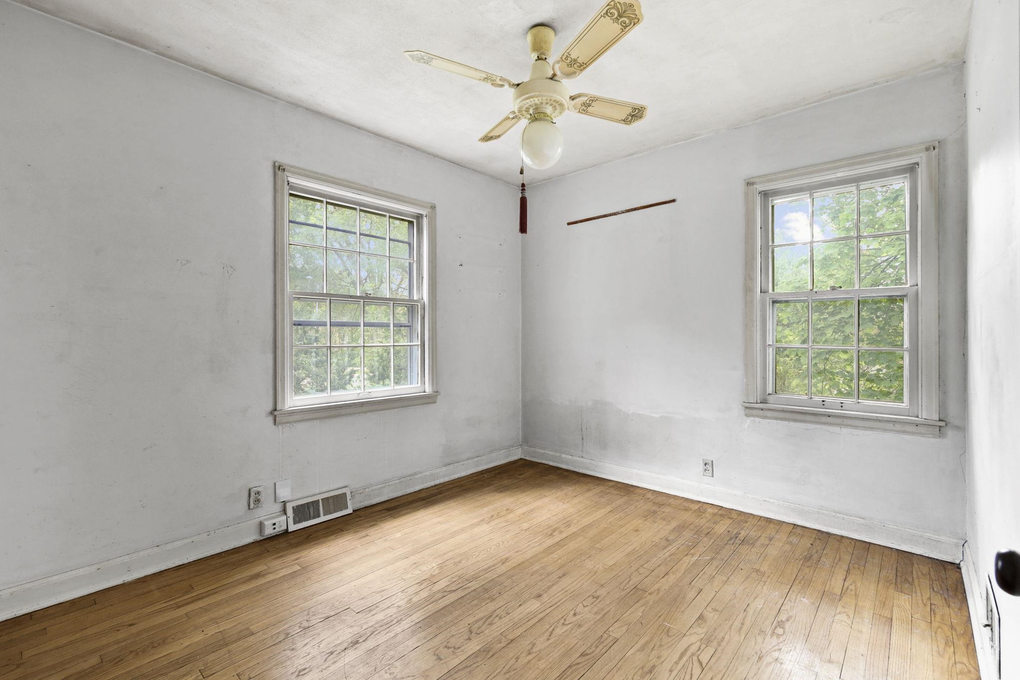 3209 Topping Road Madison, WI 53705 - Photo 16 of 34