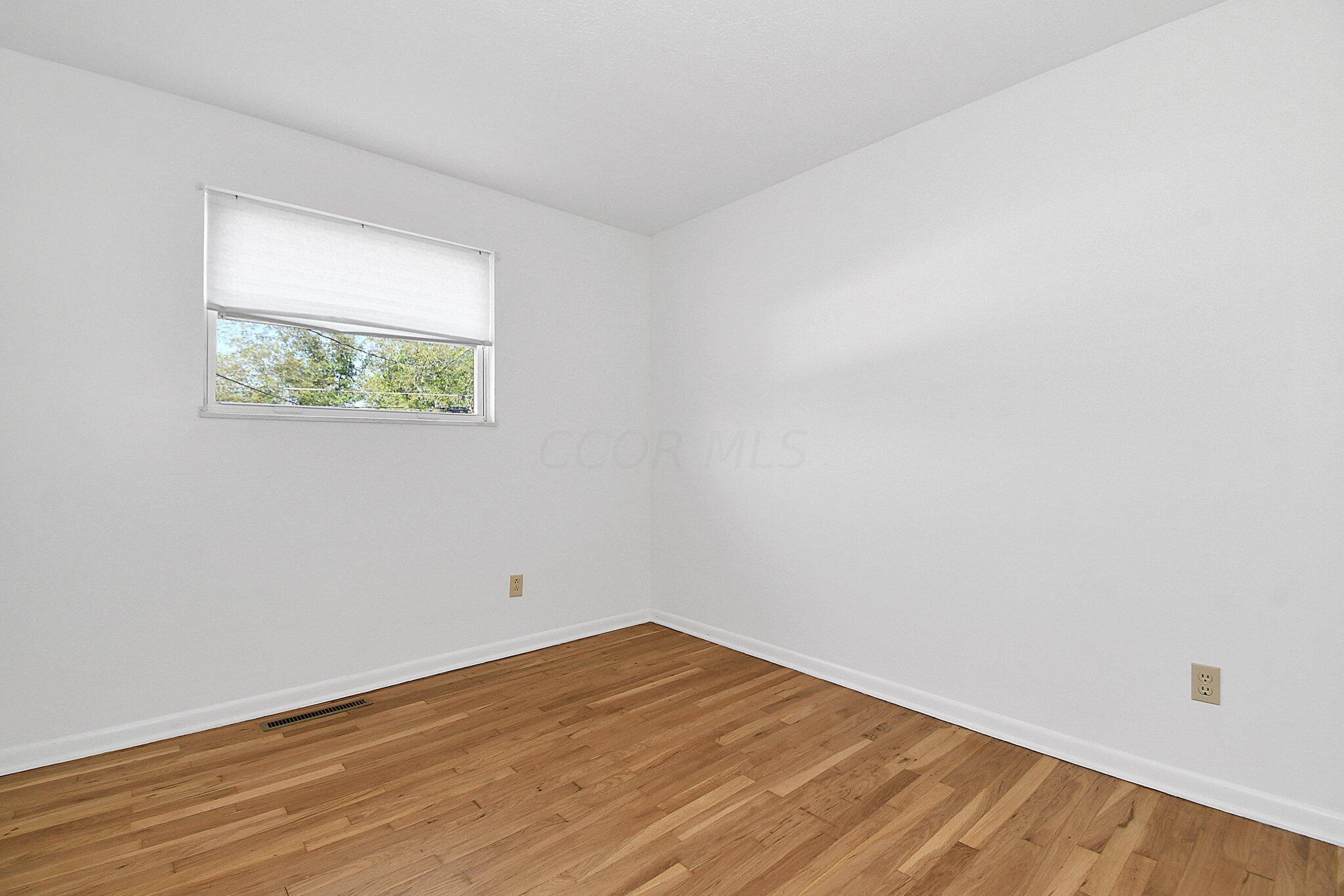 3915 Hillman Road West Columbus, OH 43207 - Photo 14 of 19 15-web-or-mls-3915-hillman-rd-w