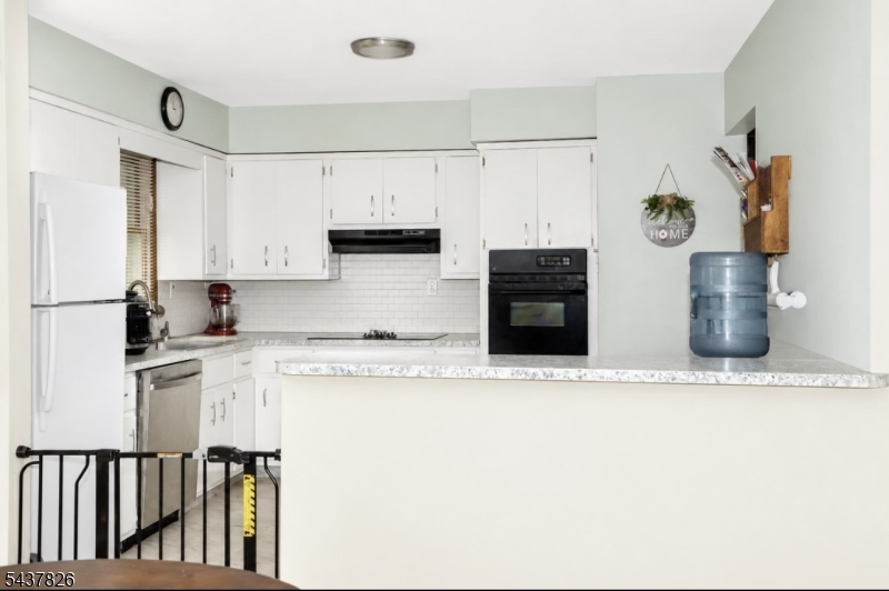 9 Stoneybrook Lane Oak Ridge, NJ 07438 - Photo 4 of 14