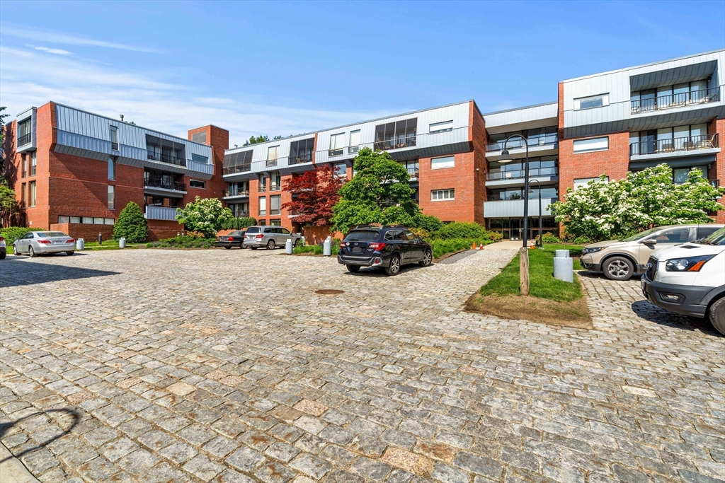 75 Grove Street, Unit 225 Wellesley, MA 02482 - Photo 38 of 41