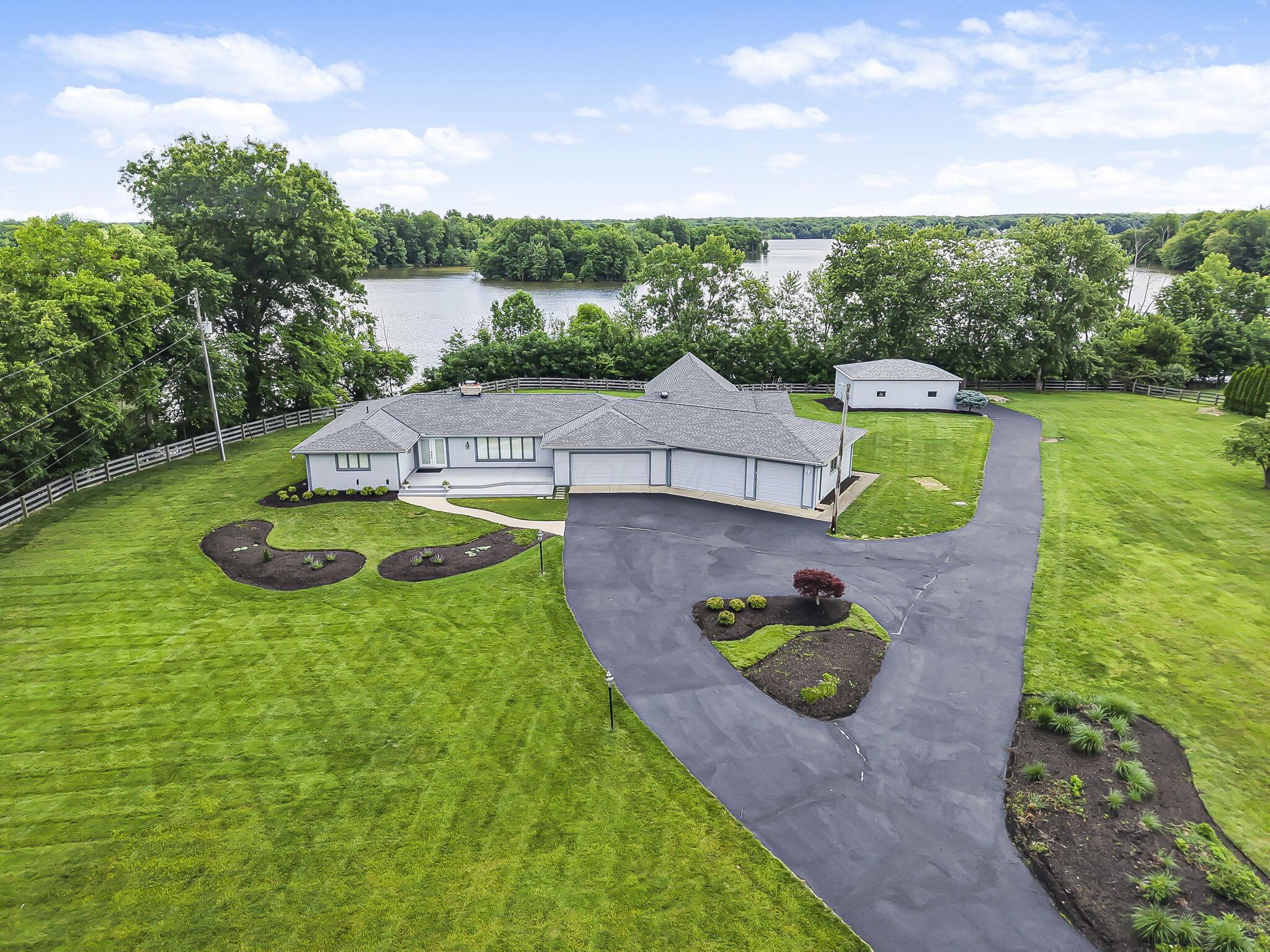 8323 Big Walnut Road Westerville, OH 43082 - Photo 5 of 56