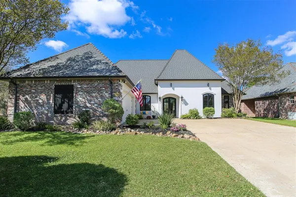 $475,000 | 936 Chartres Drive, Lake Charles, LA 70605