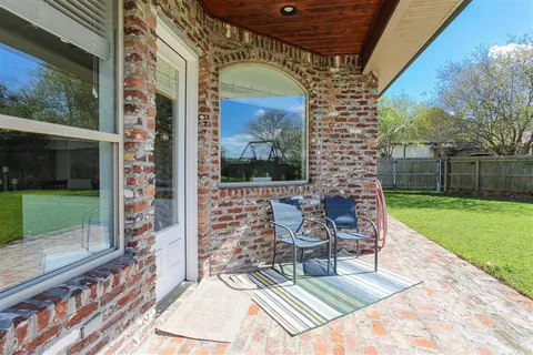 $475,000 | 936 Chartres Drive, Lake Charles, LA 70605