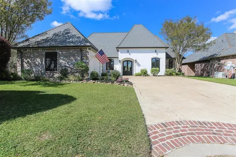$475,000 | 936 Chartres Drive, Lake Charles, LA 70605