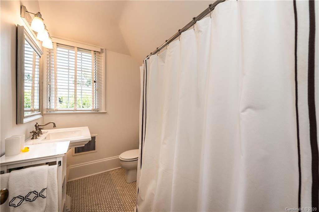 725 Bromley Road Charlotte, NC 28207 - Photo 40 of 48 Gallery Image 40