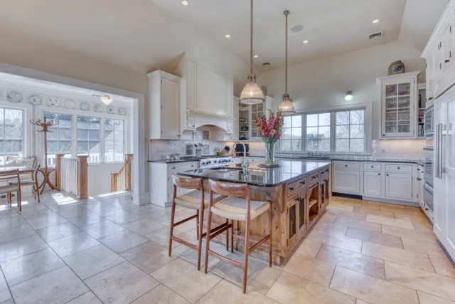 $275,000 | Undisclosed Address, East Hampton, NY 11937