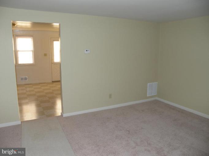 5206 Darien Road Baltimore, MD 21206 - Photo 2 of 13 Living Room