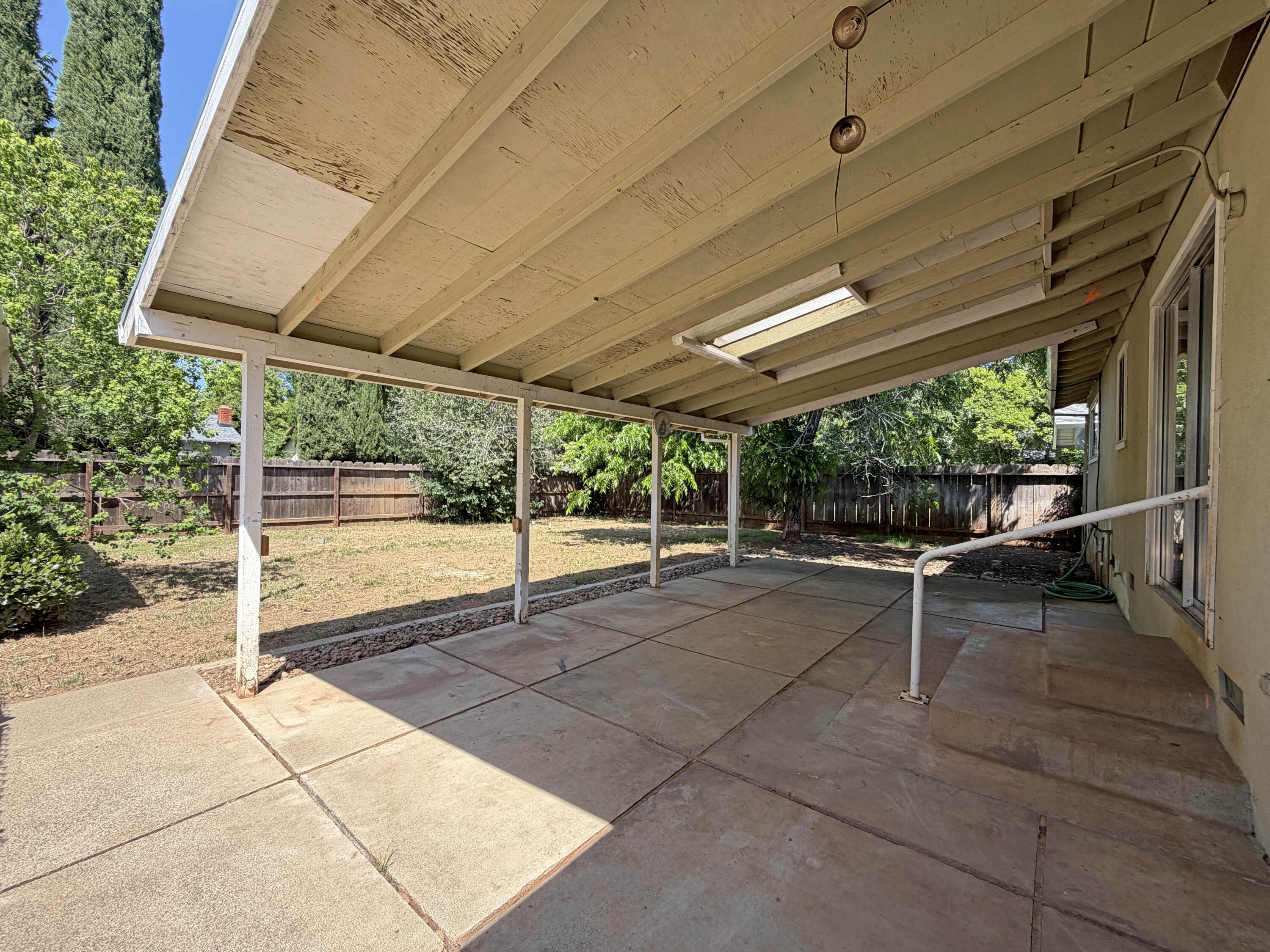 1144 Denton Way Redding, CA 96002 - Photo 16 of 22 Covered Patio