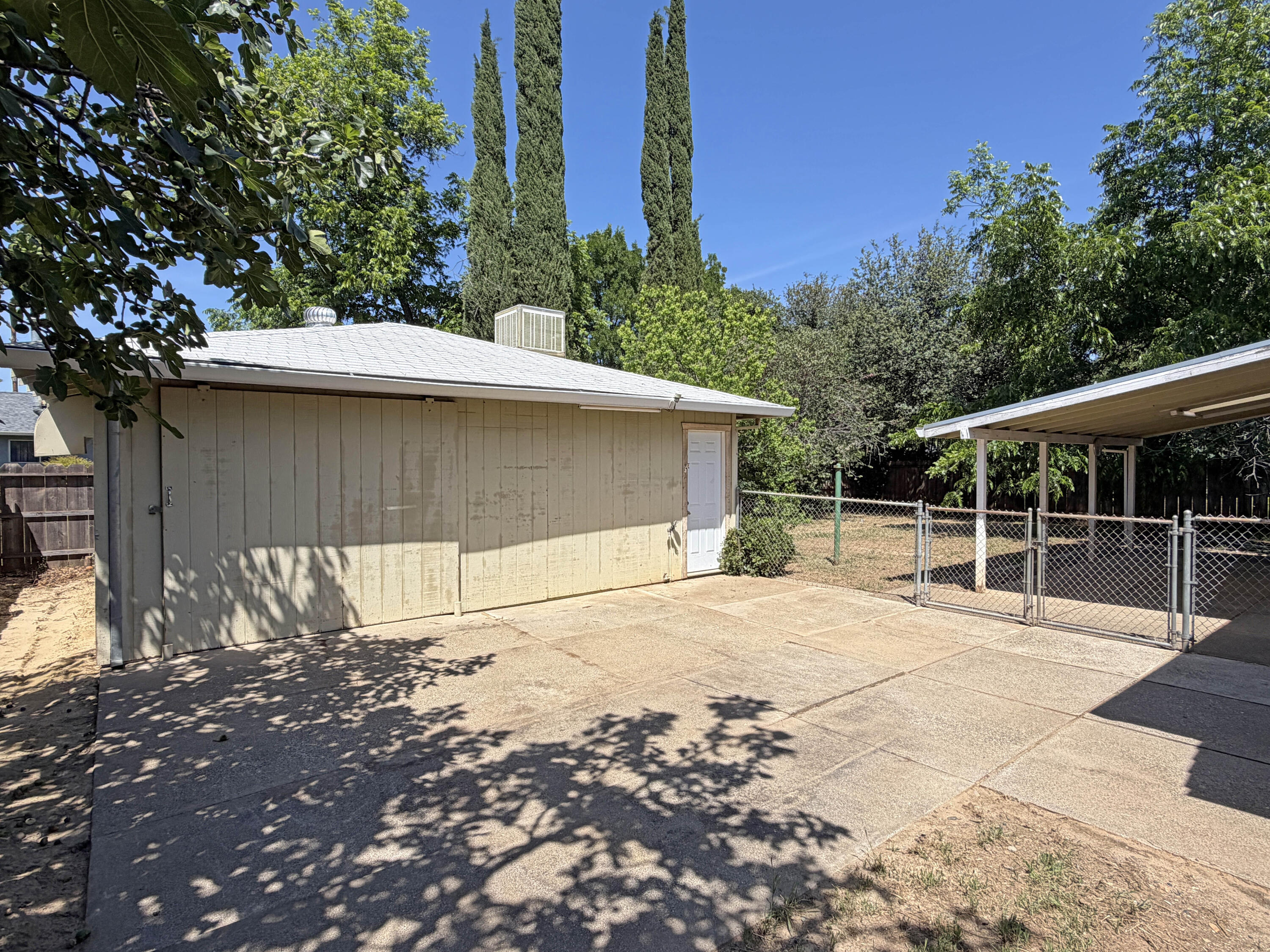 1144 Denton Way Redding, CA 96002 - Photo 18 of 22 Detached Garage/Shop