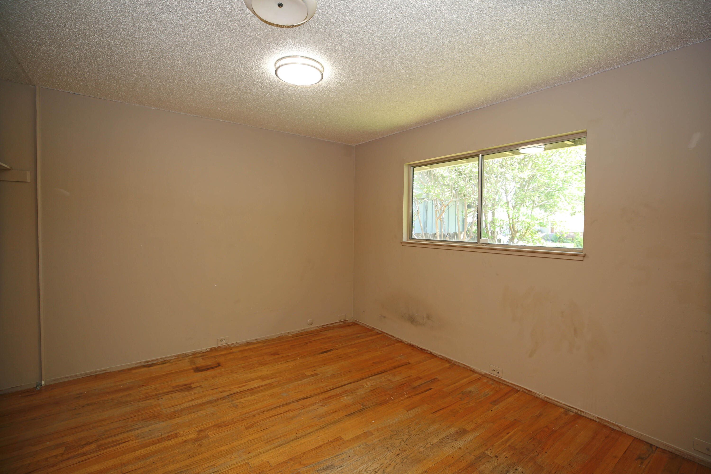1144 Denton Way Redding, CA 96002 - Photo 8 of 22 Bedroom #2