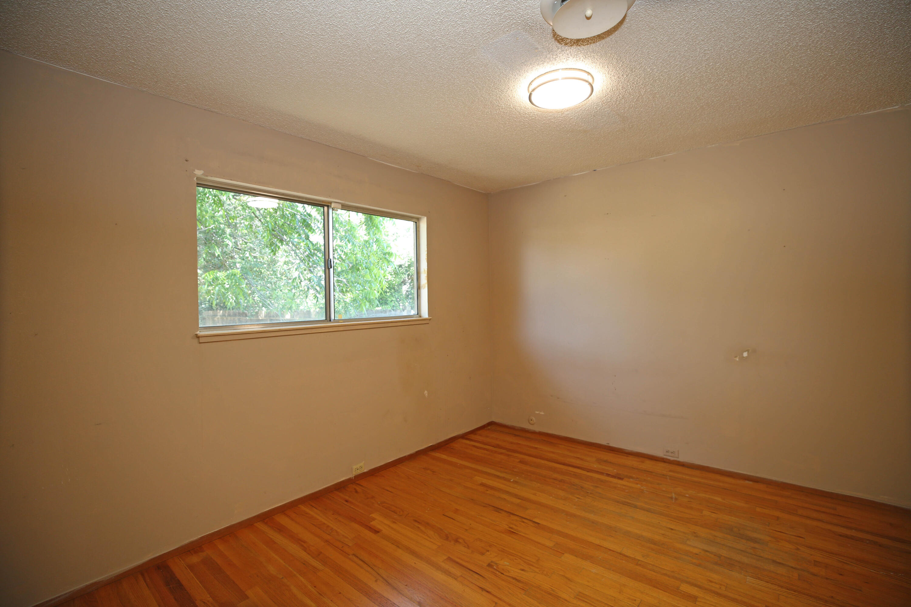 1144 Denton Way Redding, CA 96002 - Photo 9 of 22 Bedroom #3