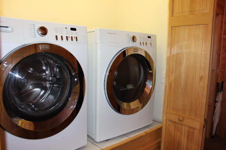 2001 Pine Road Carrabassett Valley, ME 04947 - Photo 21 of 27 Washer/Dryer