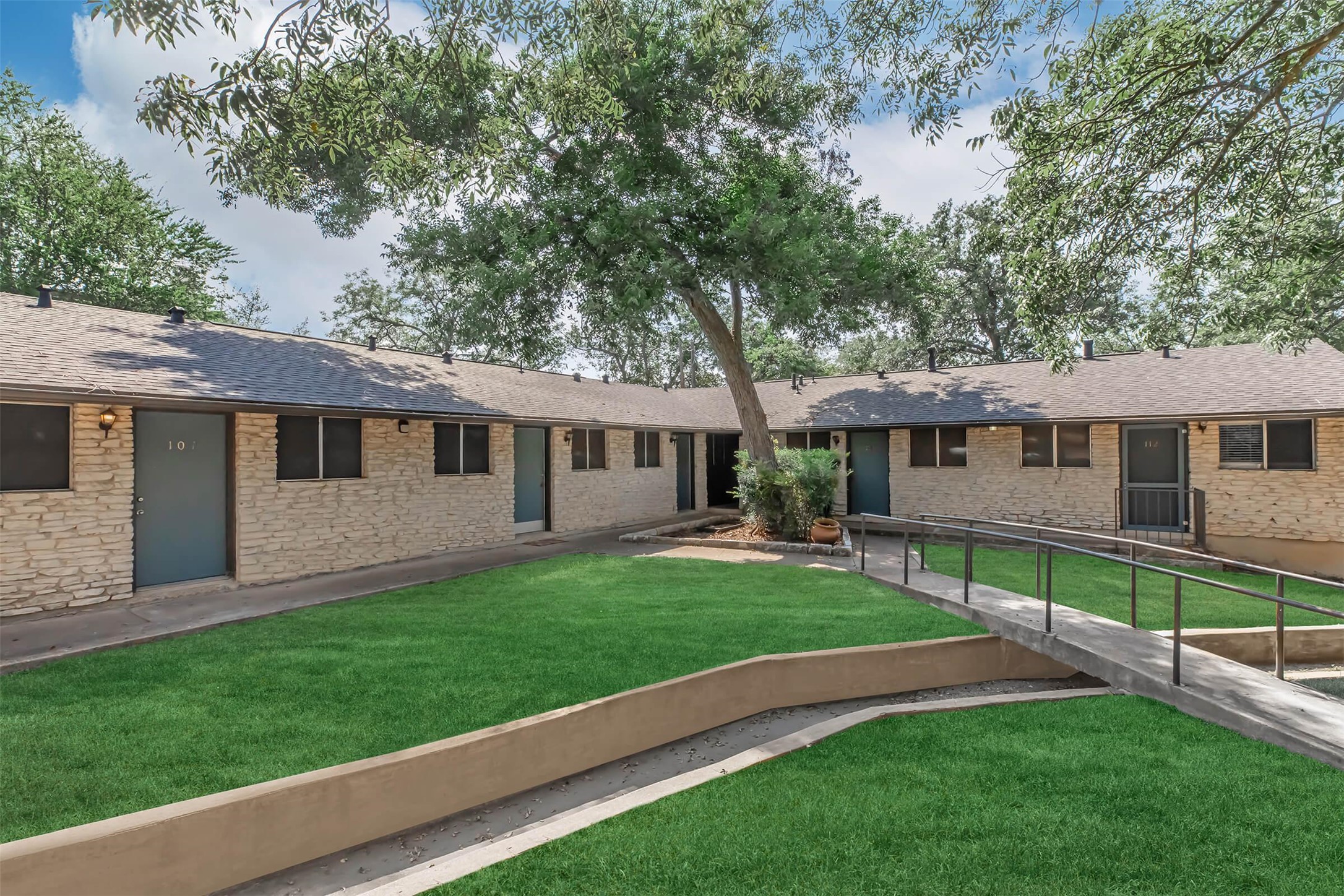 609 East 45th Street, Unit 104 Austin, TX 78751 - Photo 2 of 16