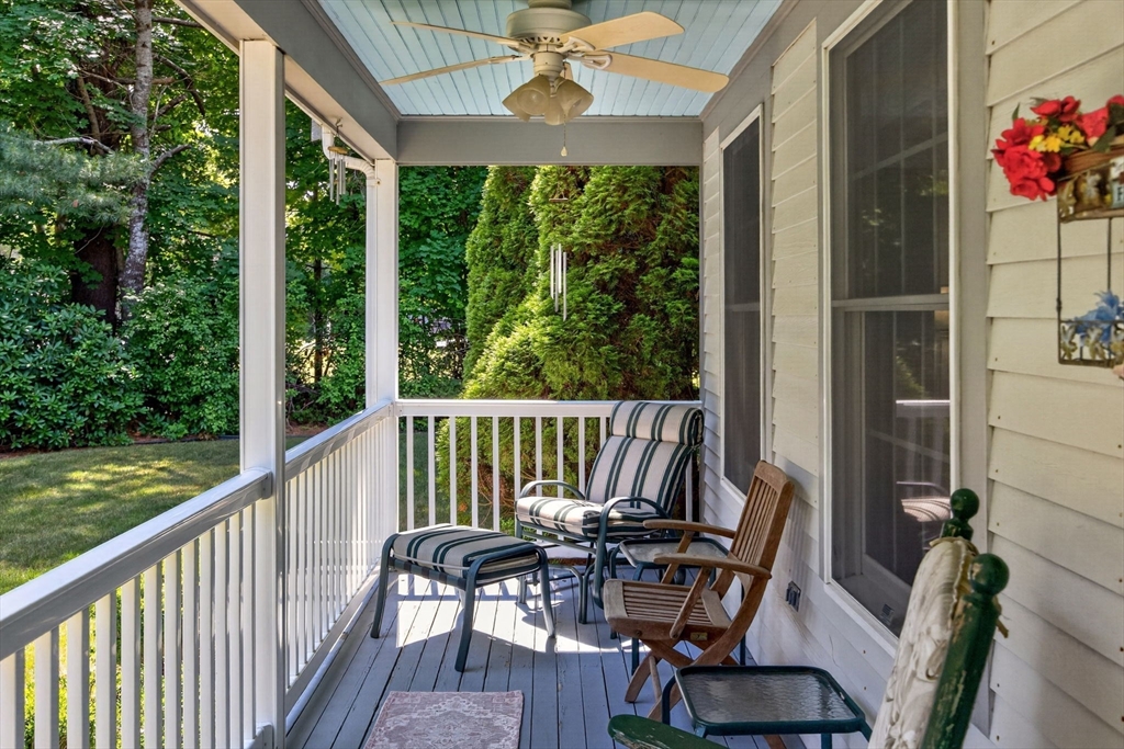 442 Flint Street Barnstable, MA 02648 - Photo 3 of 41
