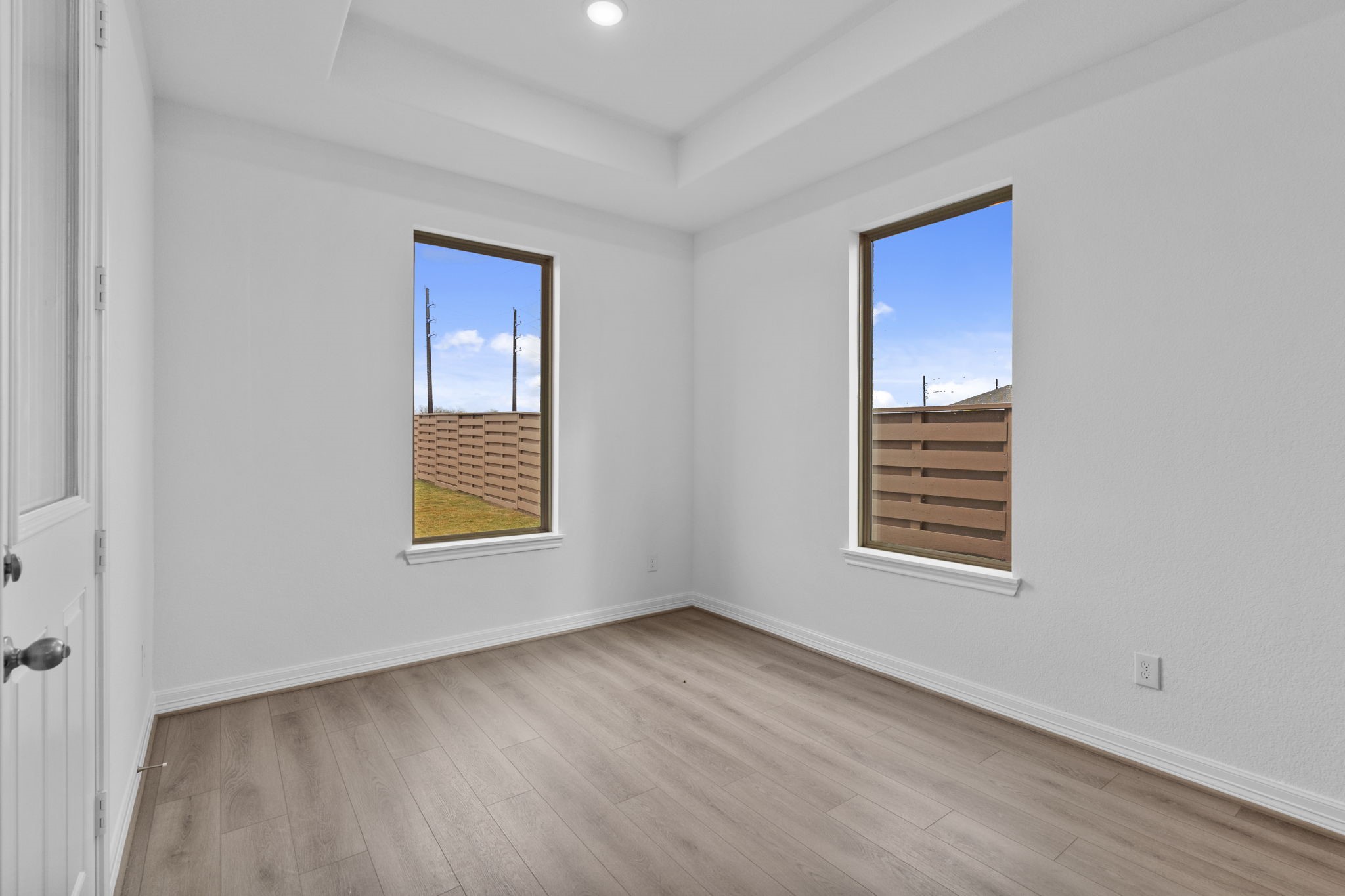 10639 Forward Street Richmond, TX 77469 - Photo 10 of 31 Bathed in natural light, the breakfast nook is a charming spot for slow mornings and casual meals.