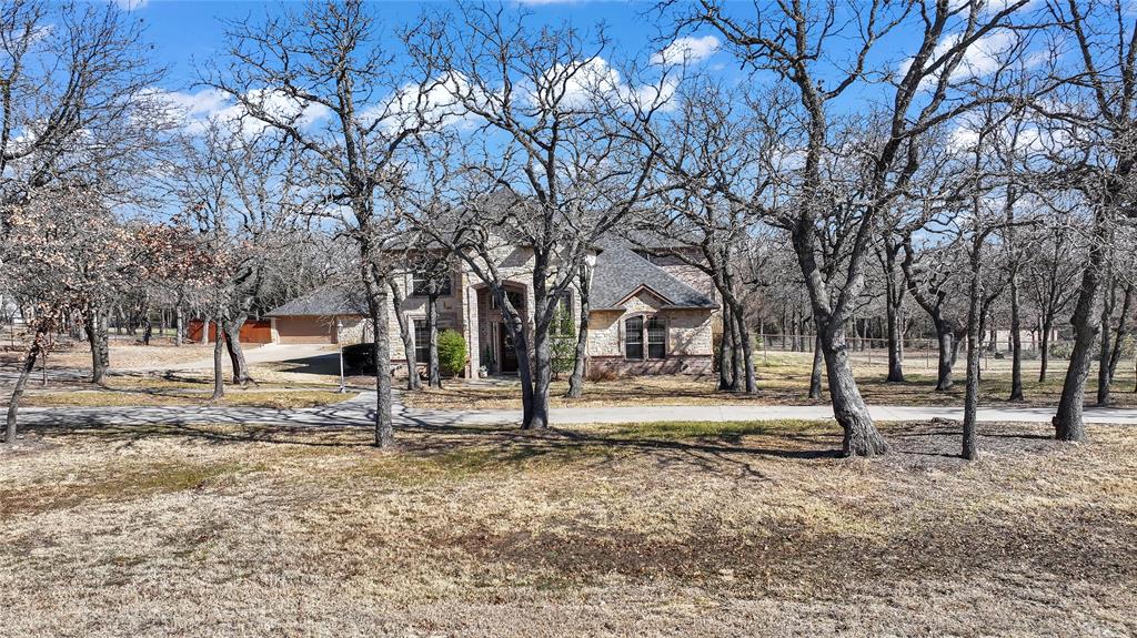 116 McClintock Court Weatherford, TX 76088 - Photo 2 of 38 FRONT YARD