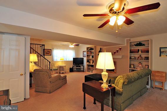 9785 Hillsmere Road Ellicott City, MD 21042 - Photo 18 of 28 Family Room
