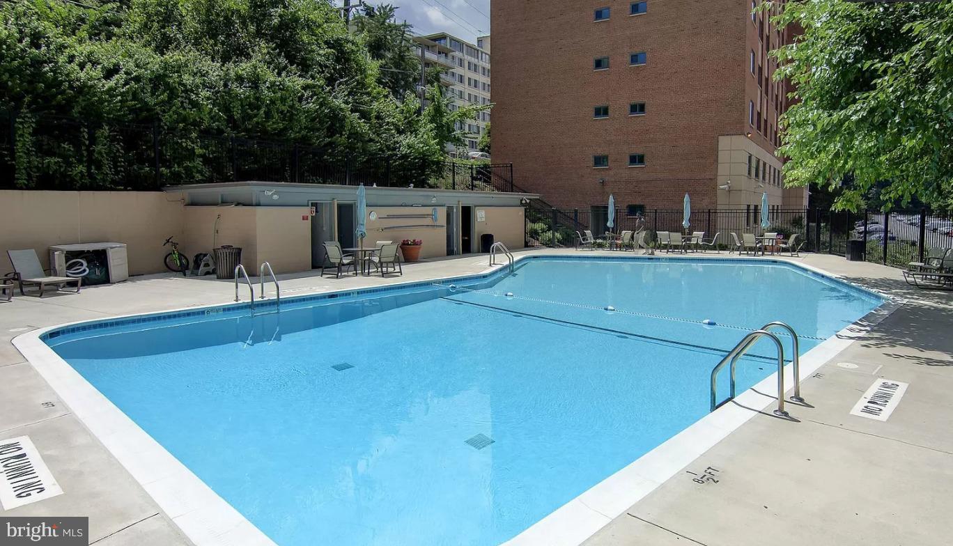 1300 South Arlington Ridge Road, Unit 105 Arlington, VA 22202 - Photo 9 of 11