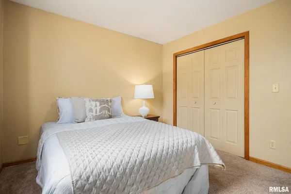 $99,999 | 1412 South 13th Street, Pekin, IL 61554