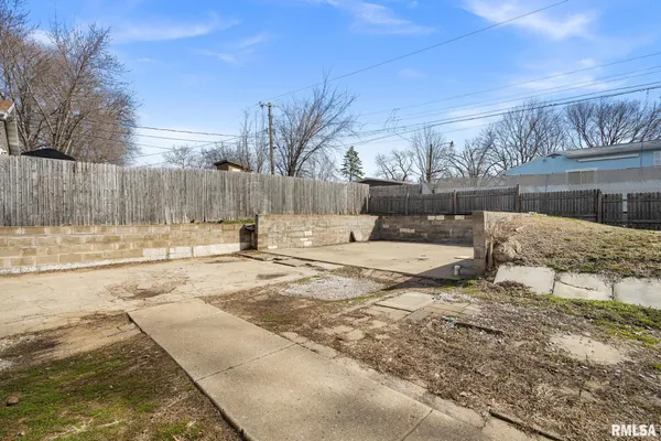 $99,999 | 1412 South 13th Street, Pekin, IL 61554