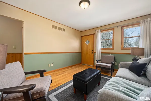 $99,999 | 1412 South 13th Street, Pekin, IL 61554