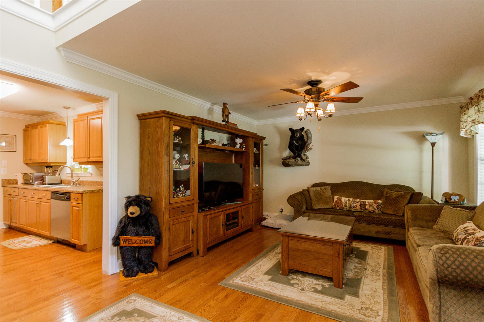 3701 Oakland Road Springfield, TN 37172 - Photo 5 of 22 a living room with furniture and a flat screen tv