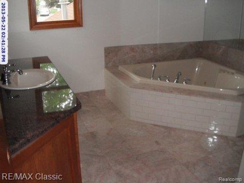 3909 Mapleleaf Road Waterford, MI 48328 - Photo 6 of 6 Mapleleaf Rd 3909 05-21-13 JD (2