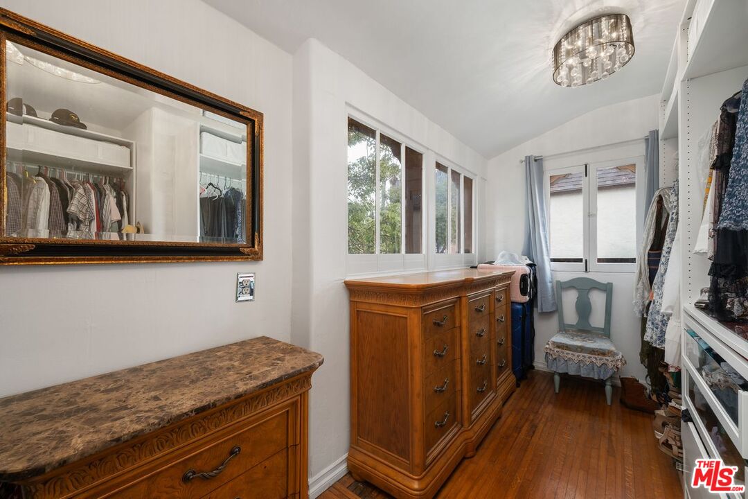 6258 Warner Drive Los Angeles, CA 90048 - Photo 20 of 32